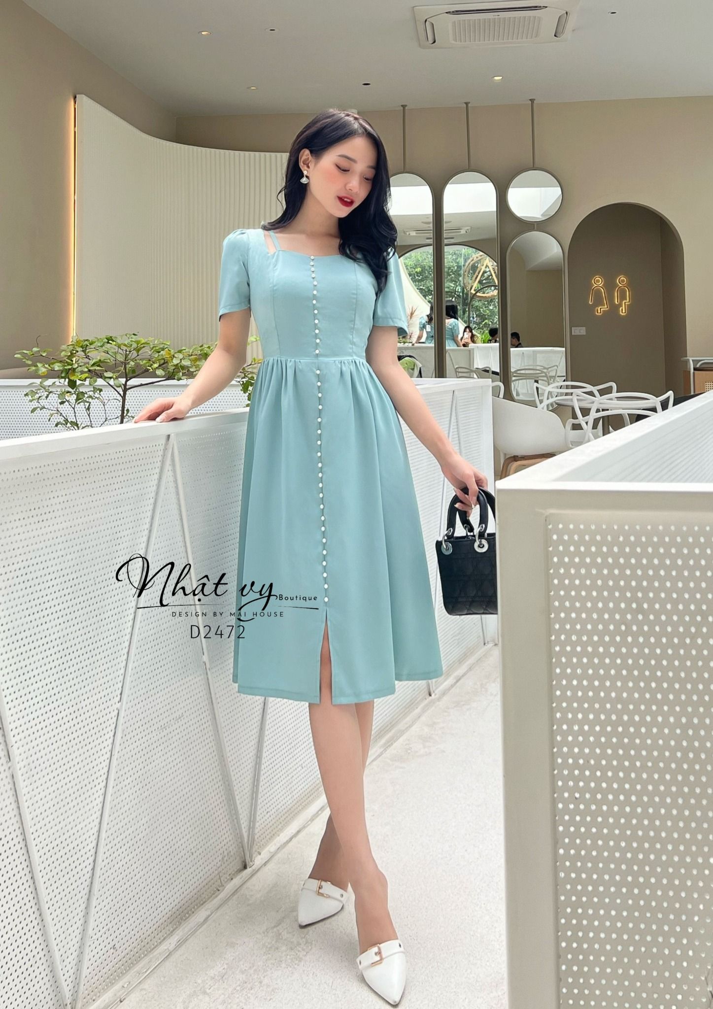 Đầm dáng xoè cổ vuông đính cúc ngọc - D2472