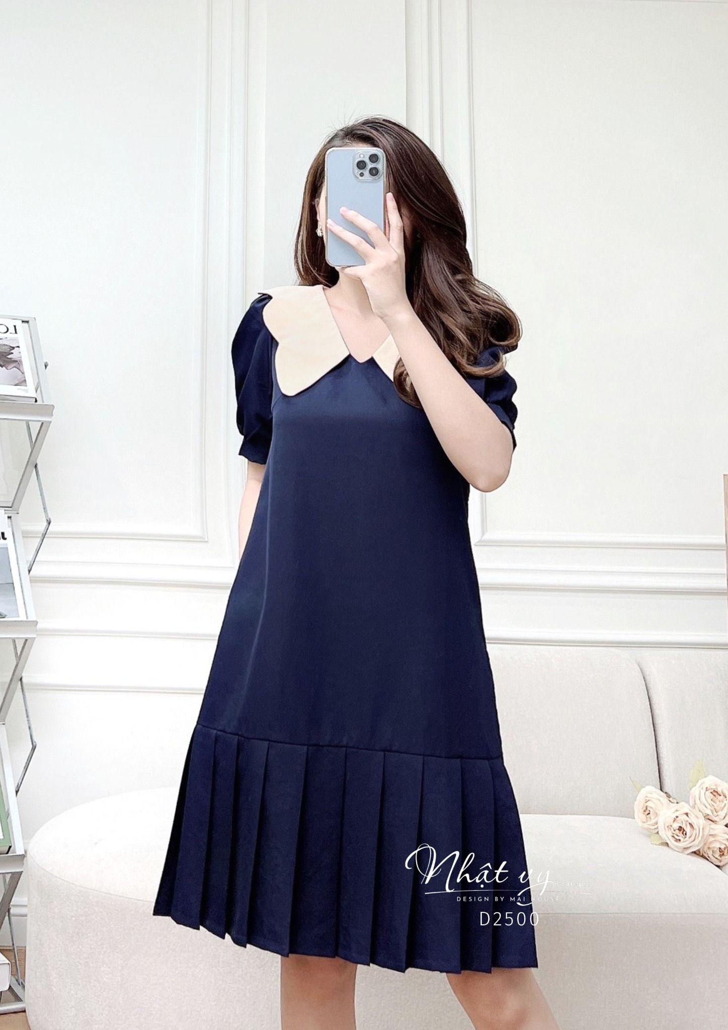 Đầm suông phối cổ bèo xếp ly gấu - D2500