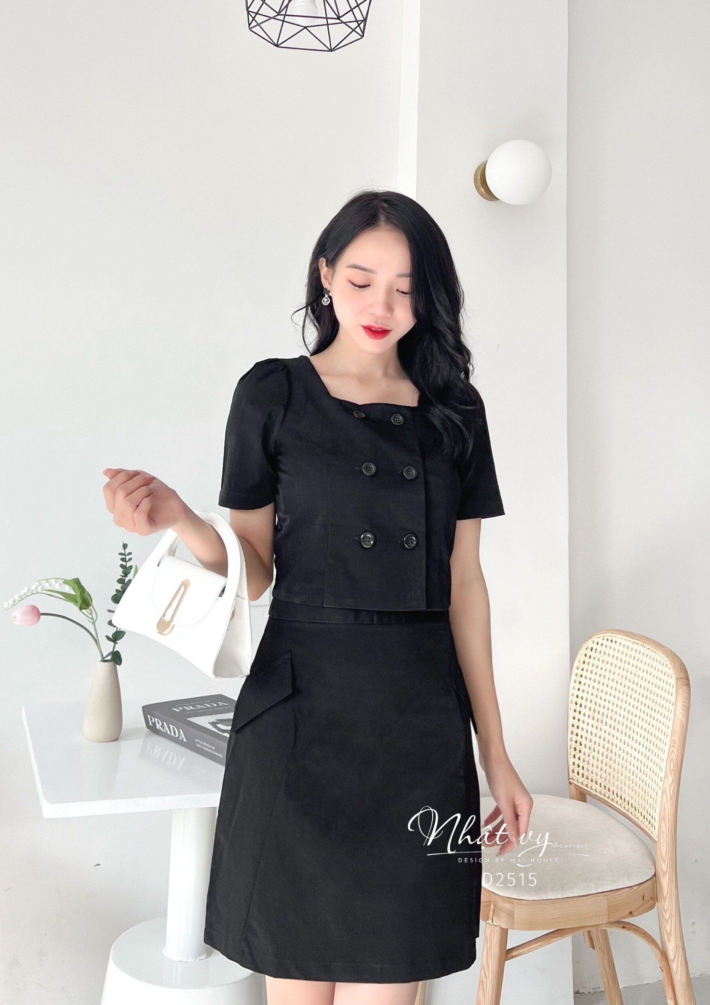 Set áo cổ vuông cài cúc kèm chân váy đắp túi - D2515