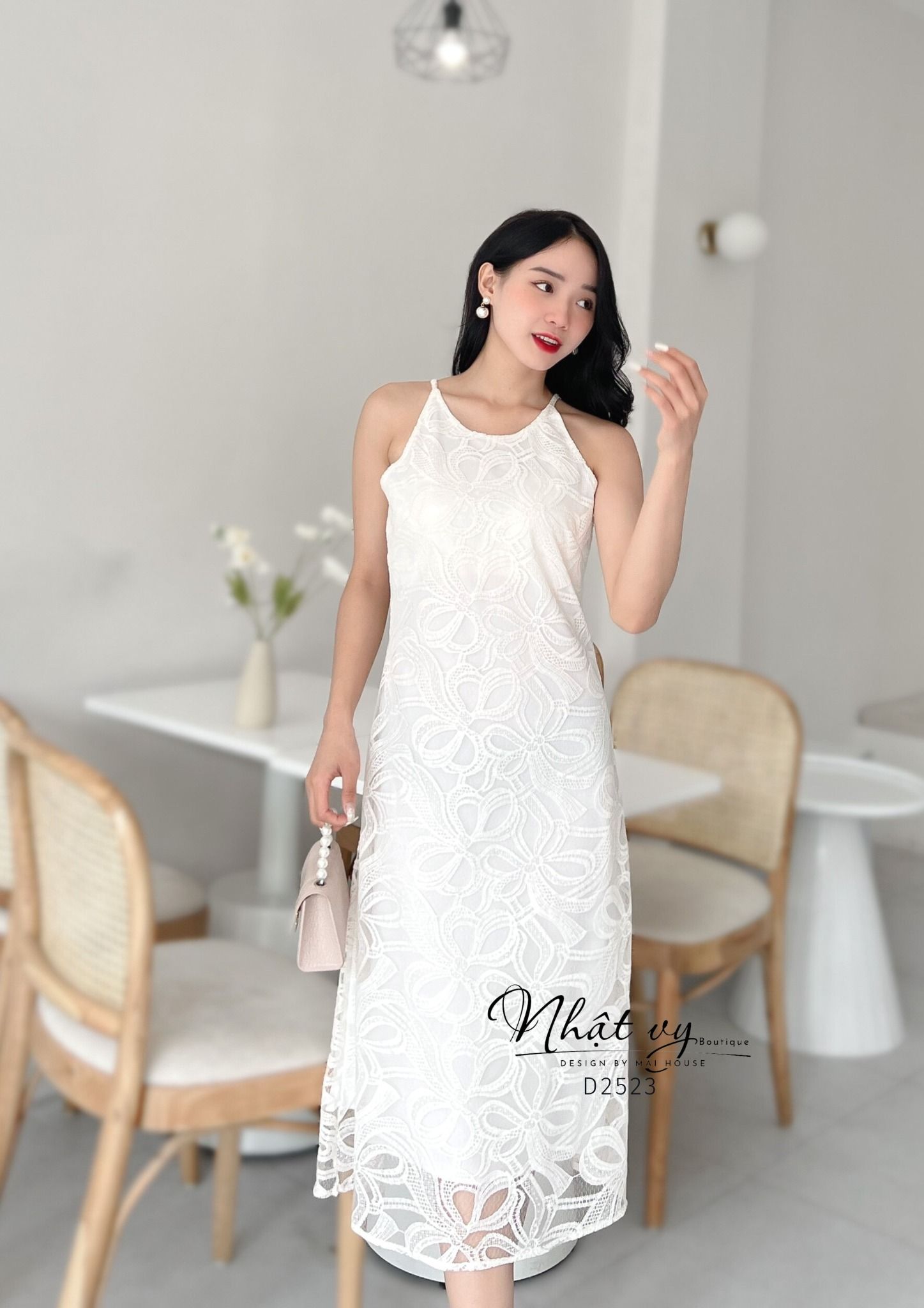 Đầm ren hoa cổ yếm dáng maxi - D2523