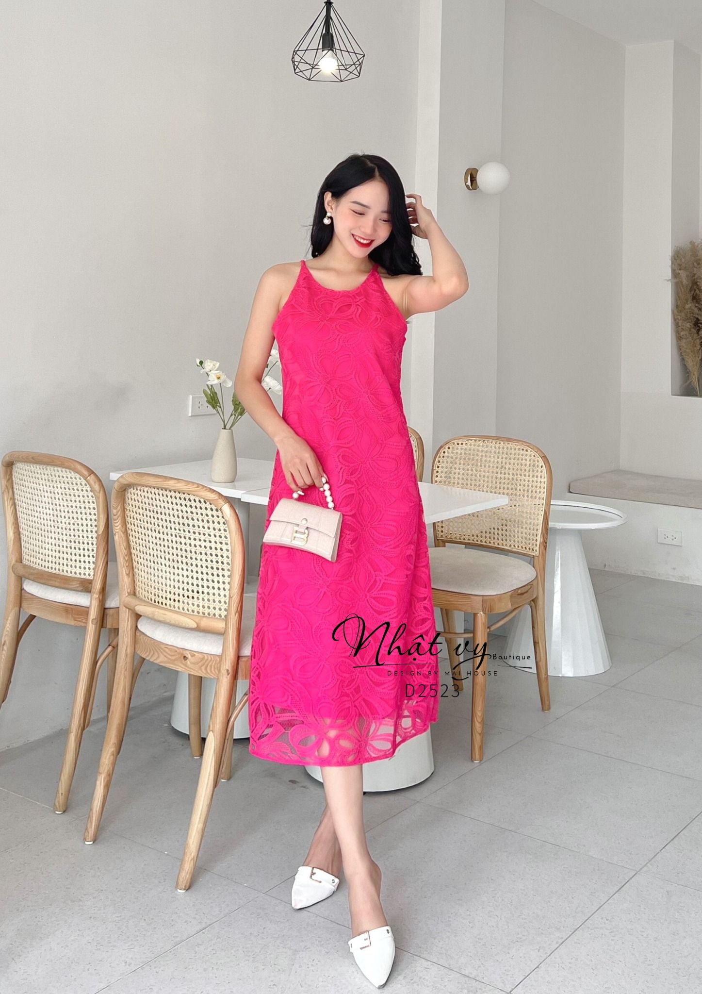 Đầm ren hoa cổ yếm dáng maxi - D2523