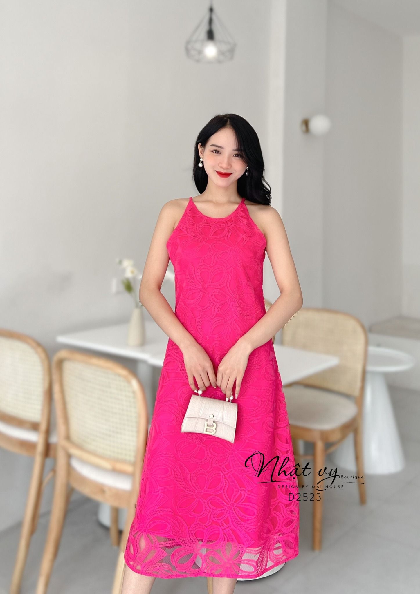 Đầm ren hoa cổ yếm dáng maxi - D2523