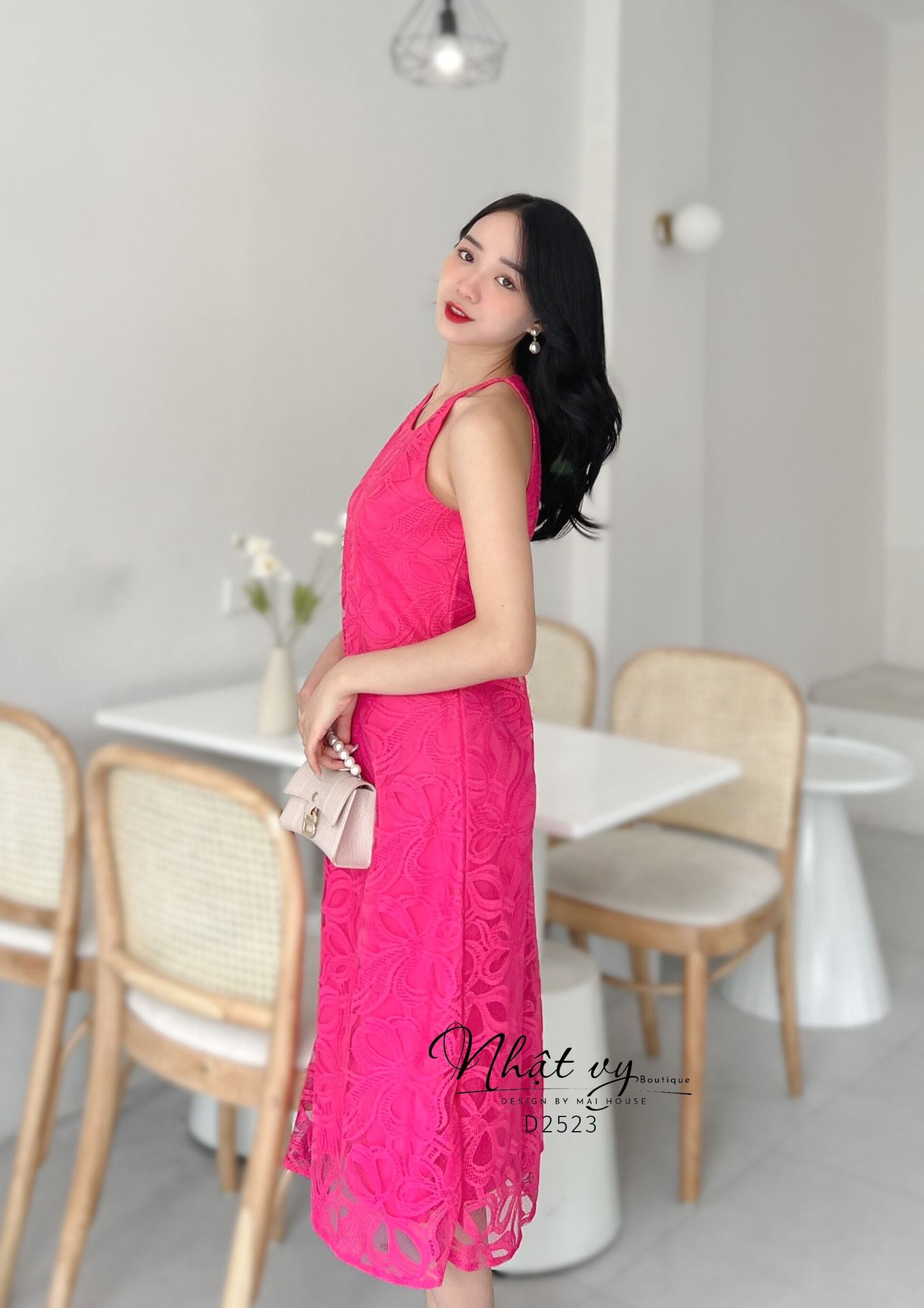 Đầm ren hoa cổ yếm dáng maxi - D2523