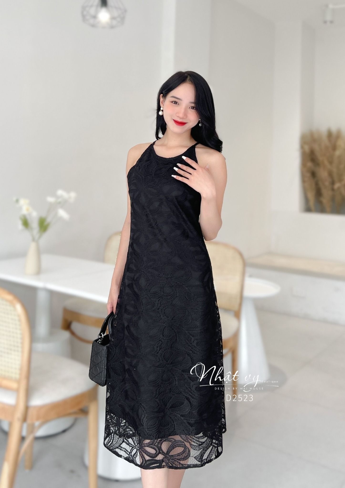 Đầm ren hoa cổ yếm dáng maxi - D2523