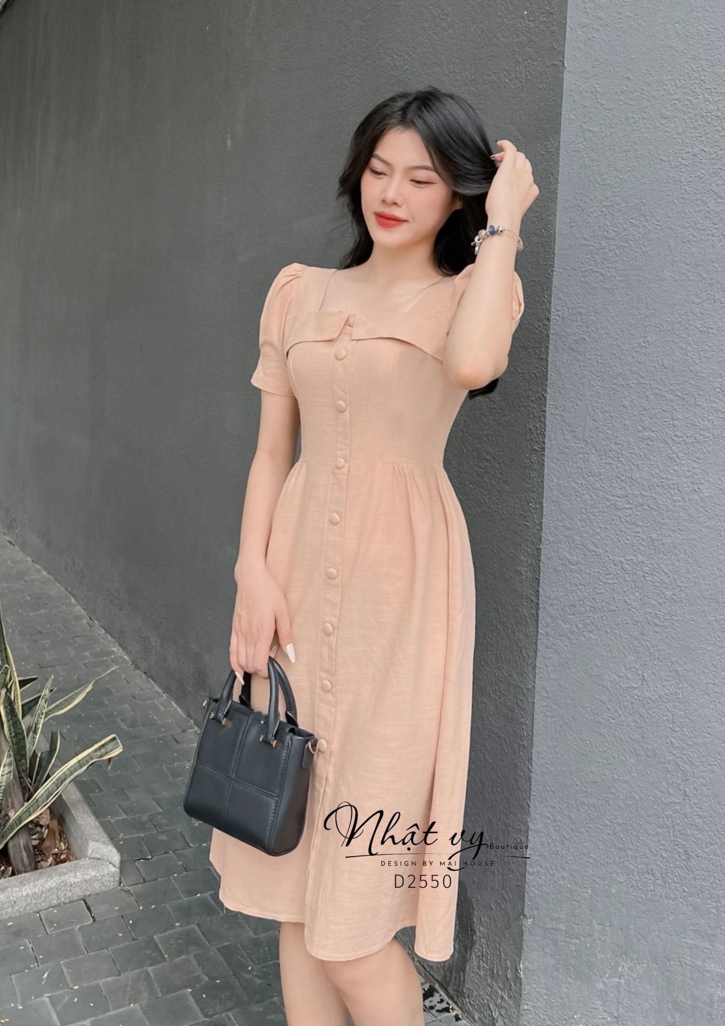 Đầm cổ vuông nút bọc tay phồng form dáng xòe - D2550