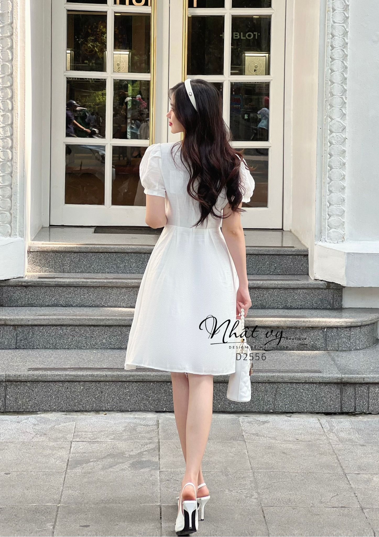 Đầm cổ tròn viền ren đính túi giả tay phồng - D2556