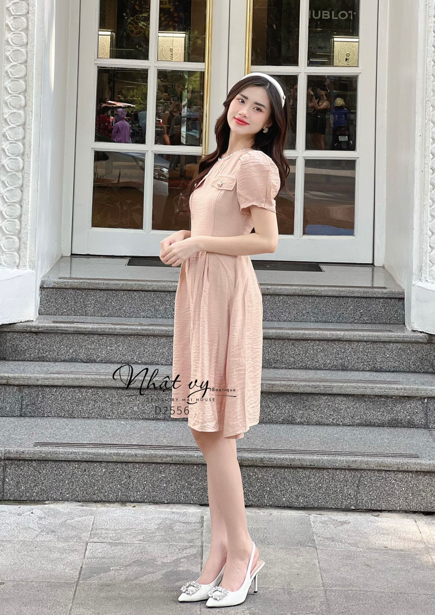 Đầm cổ tròn viền ren đính túi giả tay phồng - D2556