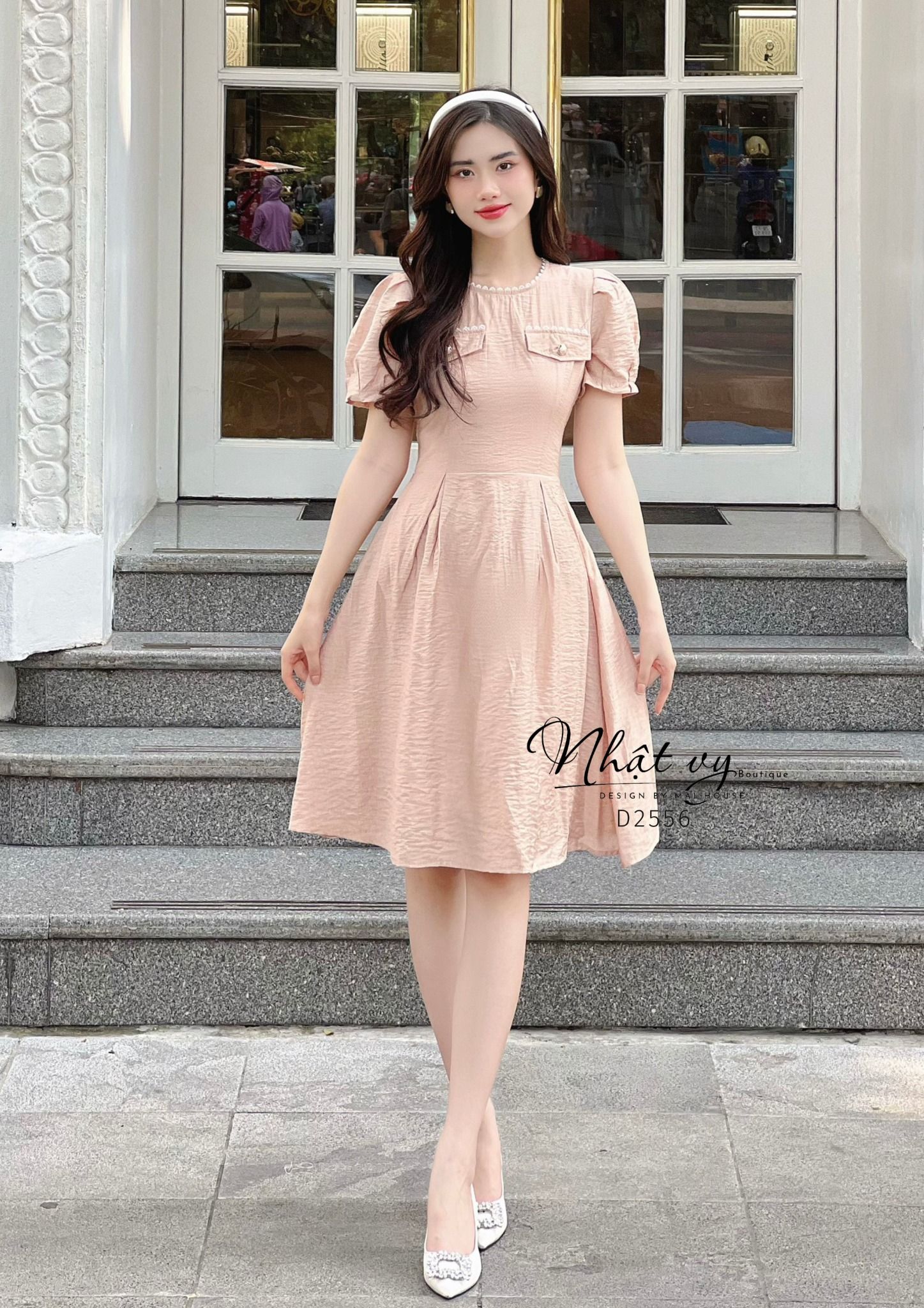 Đầm cổ tròn viền ren đính túi giả tay phồng - D2556