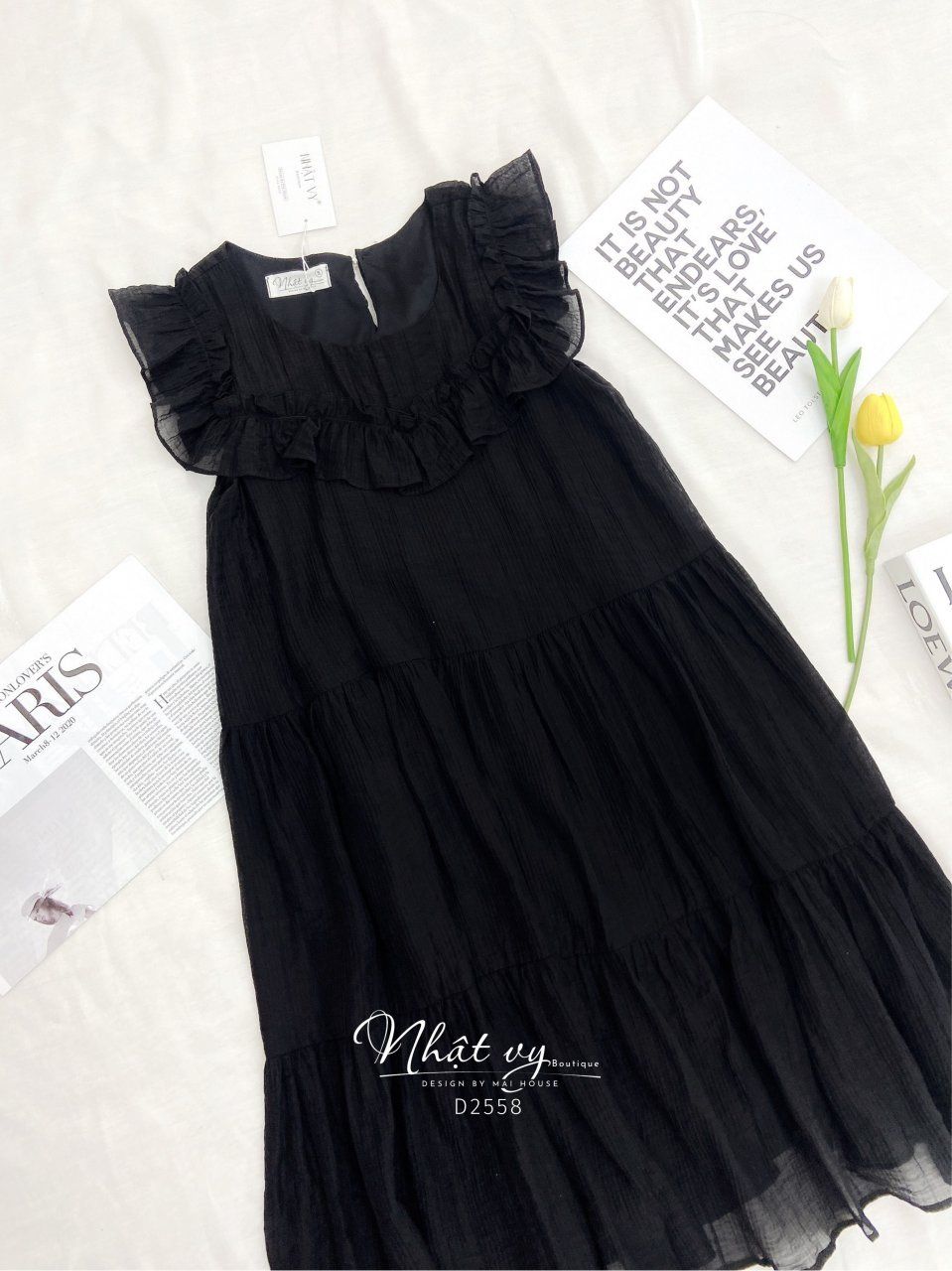 Đầm cổ tròn phối bèo vai dáng suông tầng - D2558
