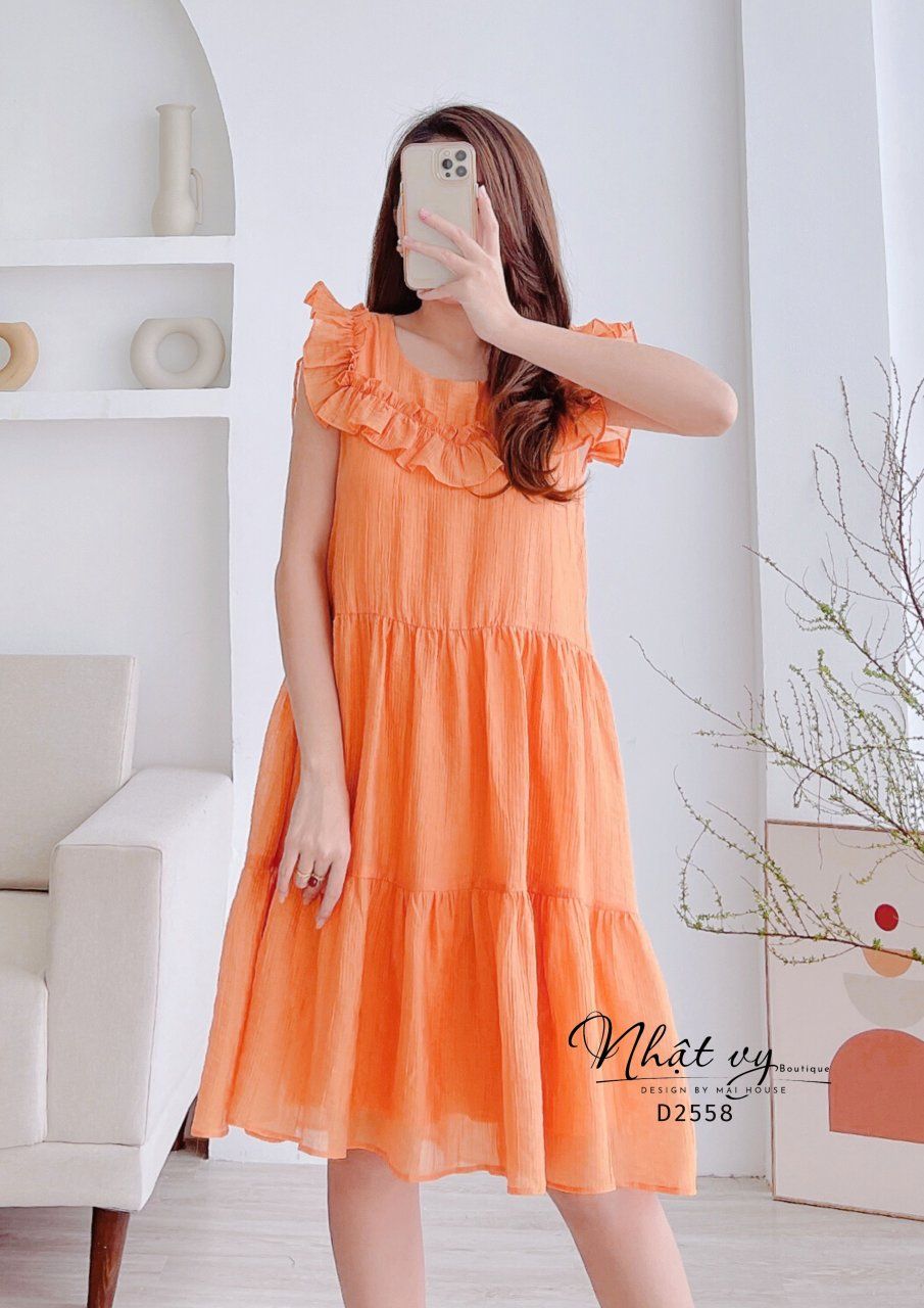 Đầm cổ tròn phối bèo vai dáng suông tầng - D2558