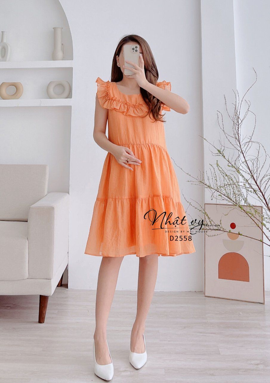 Đầm cổ tròn phối bèo vai dáng suông tầng - D2558