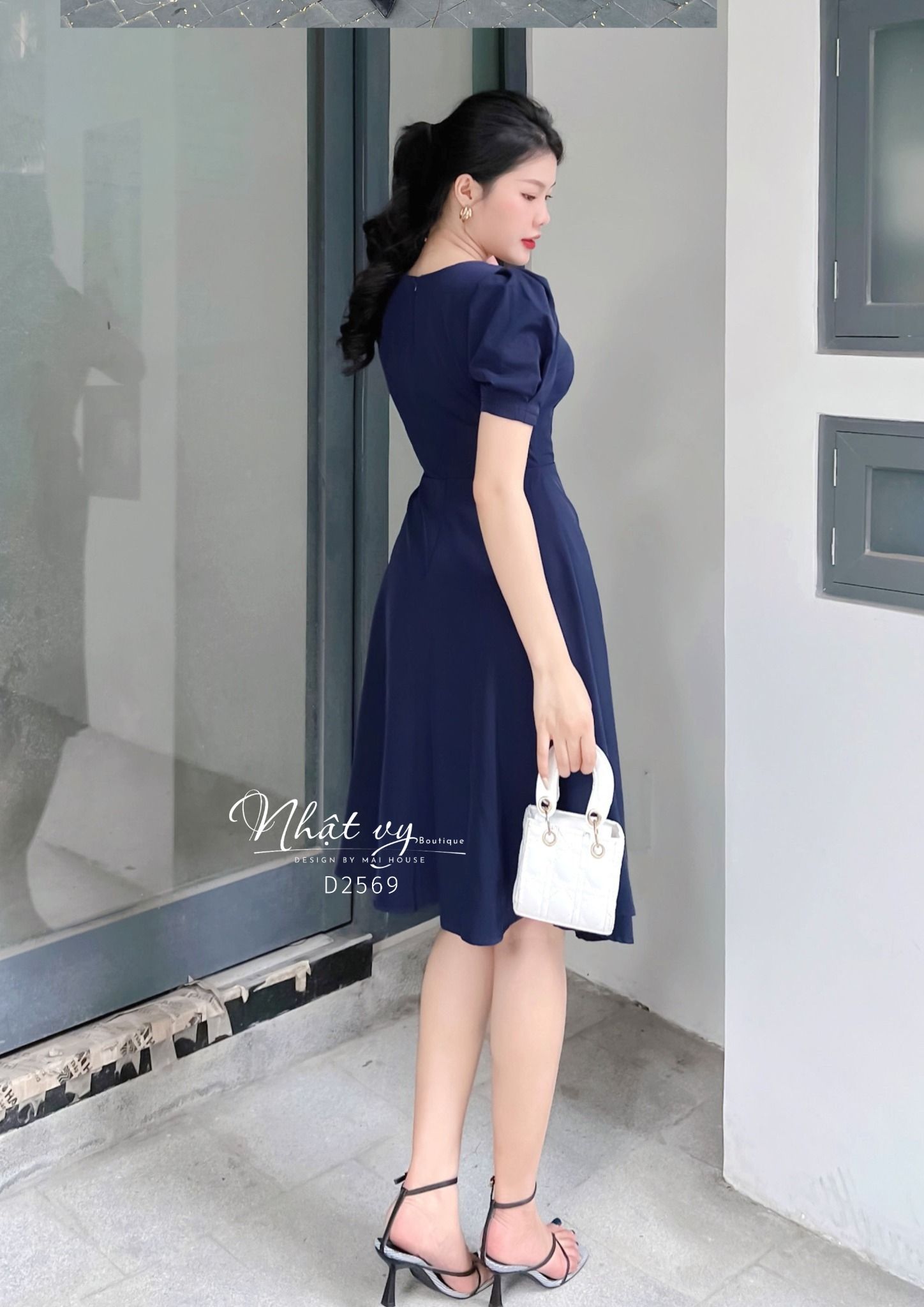 Đầm cổ V ngực nhún cách điệu - D2569