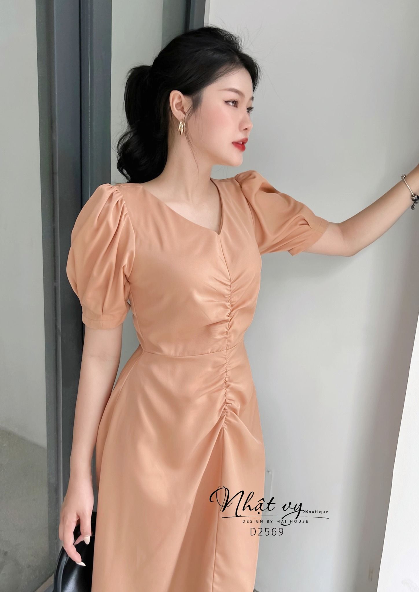 Đầm cổ V ngực nhún cách điệu - D2569