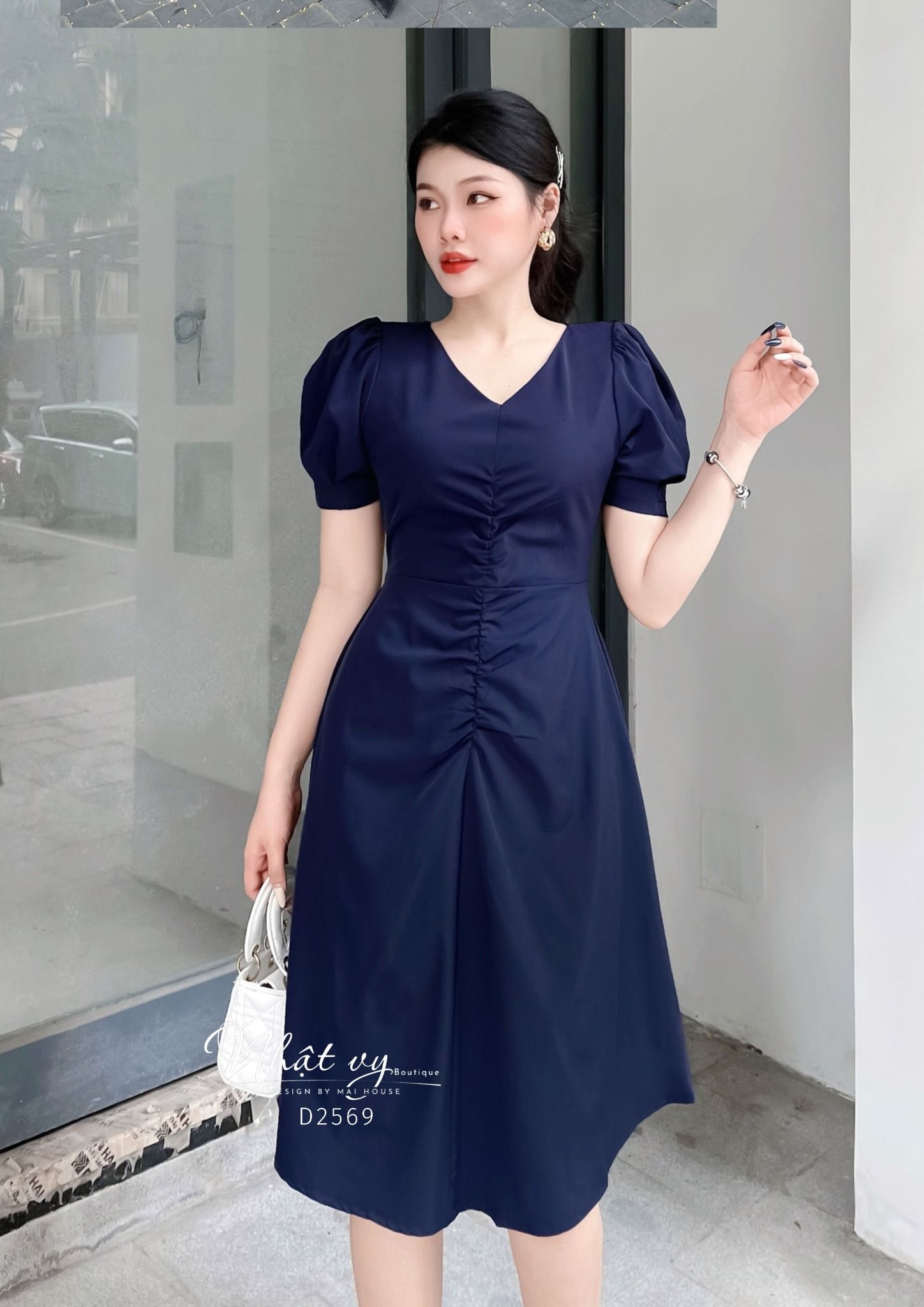 Đầm cổ V ngực nhún cách điệu - D2569