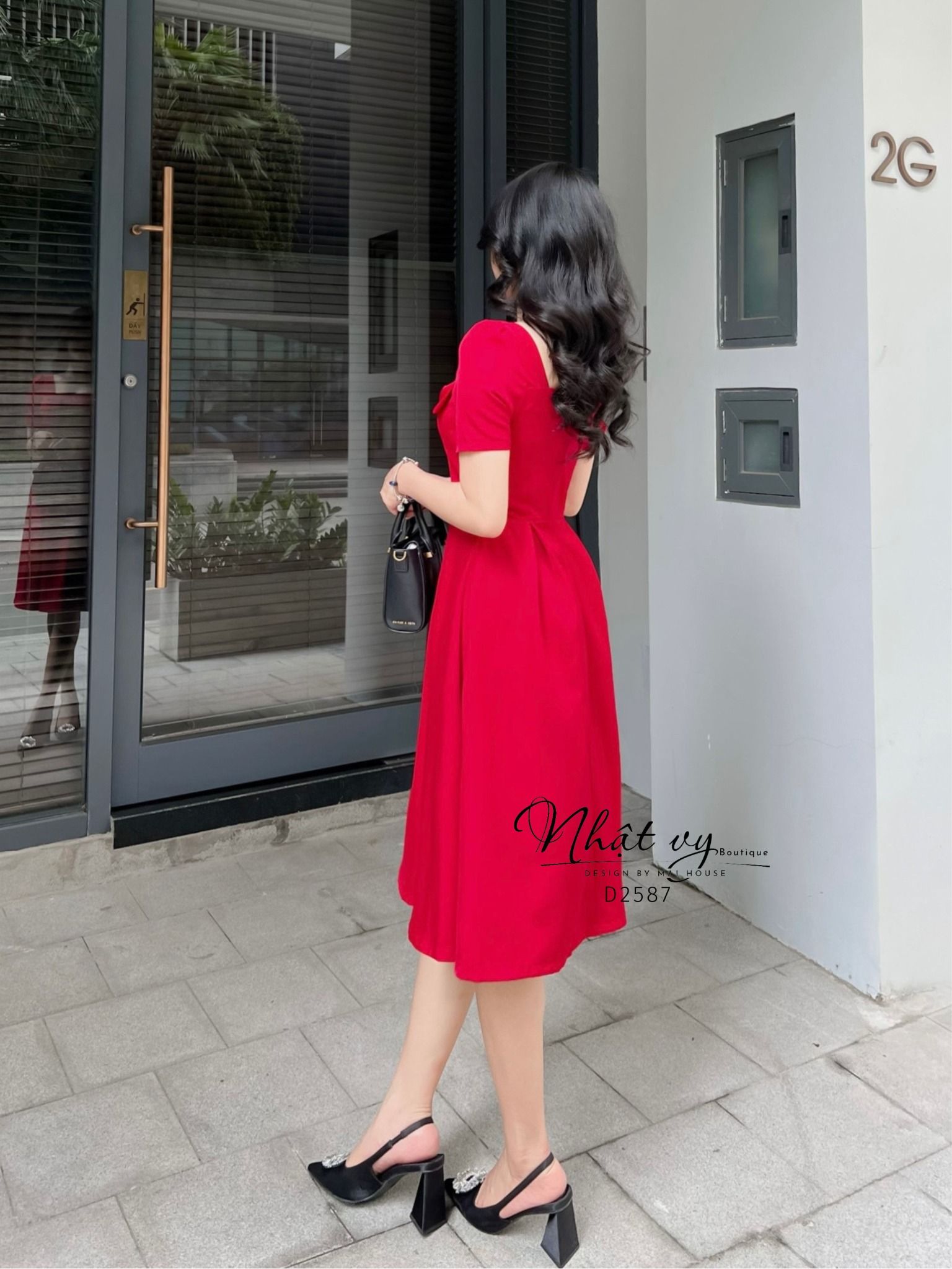 Đầm cổ vuông dáng xoè ngực đính nơ cách điệu - D2587