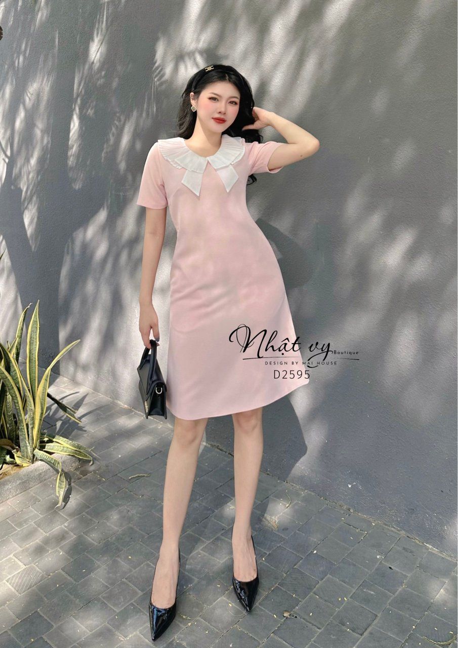 Đầm suông cổ tròn phối viền bèo dập ly - D2595