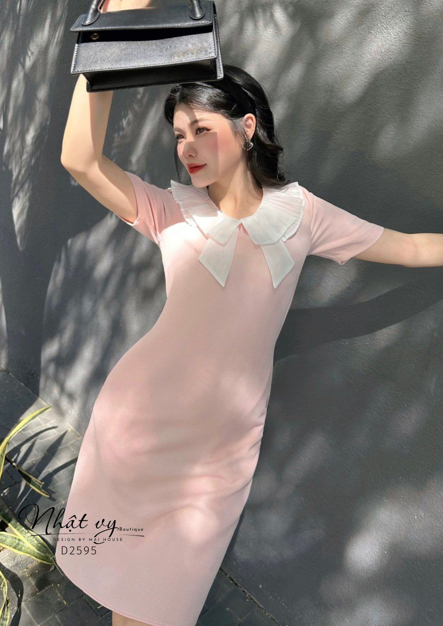 Đầm suông cổ tròn phối viền bèo dập ly - D2595