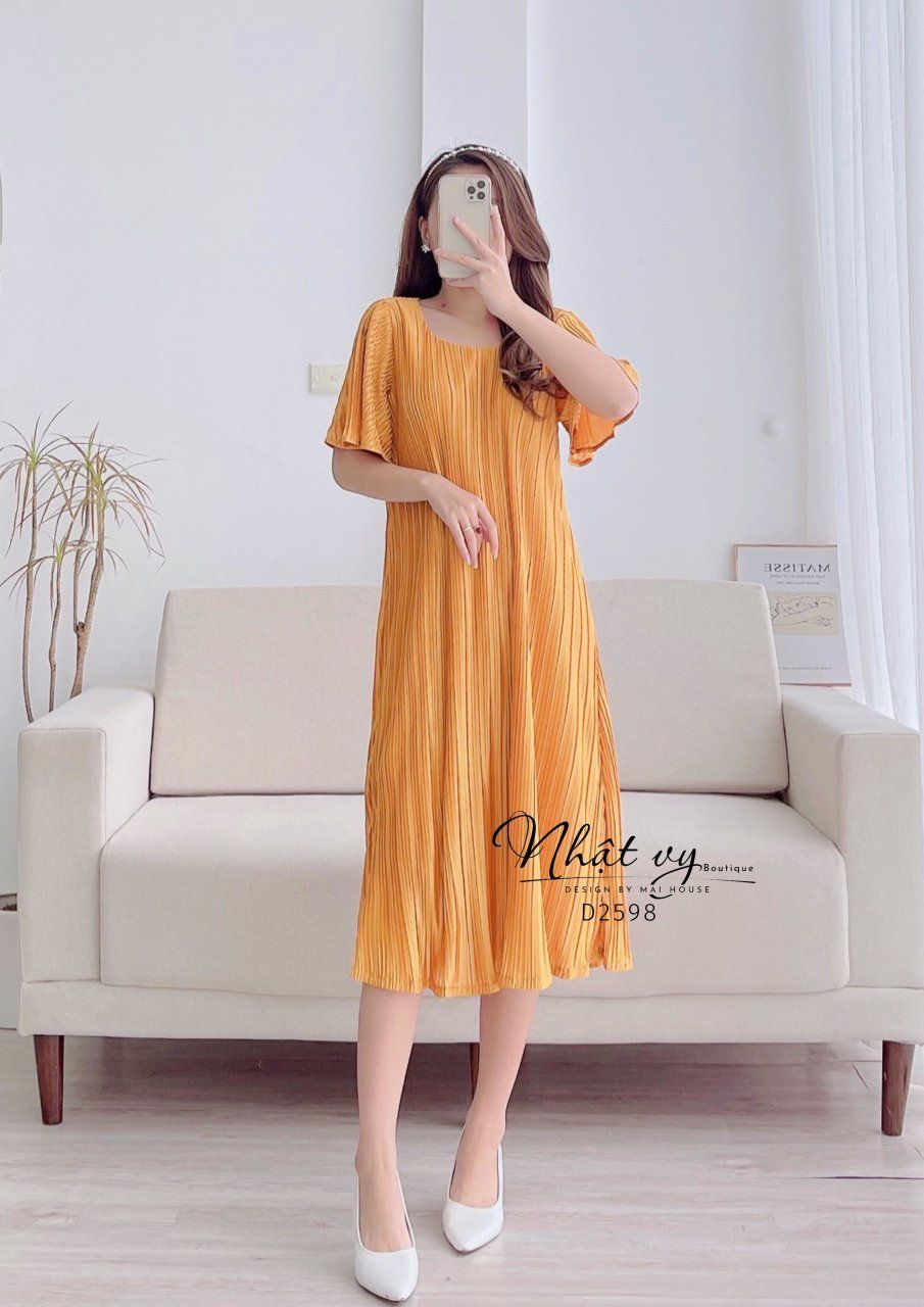 Đầm dáng suông dập ly cổ tròn tay cánh tiên - D2598