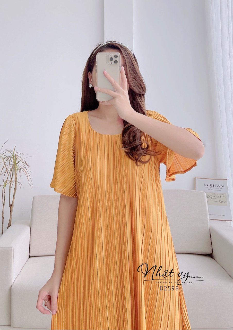Đầm dáng suông dập ly cổ tròn tay cánh tiên - D2598