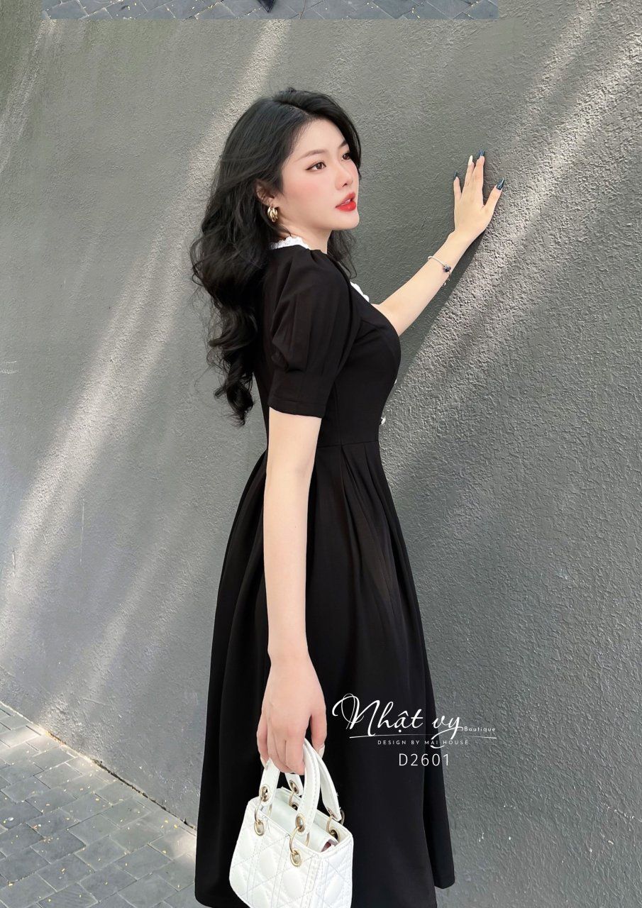 Đầm thun xếp ly cổ viền ren đính cúc giả - D2601