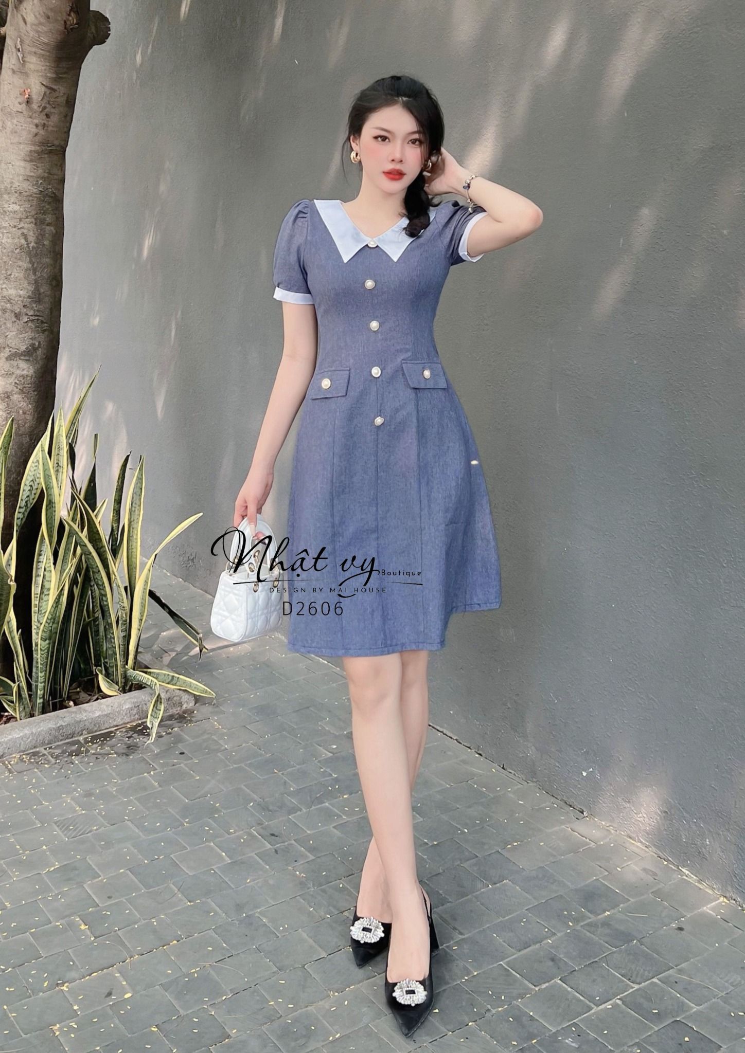 Đầm cổ V đính nút giả dáng ôm - D2606