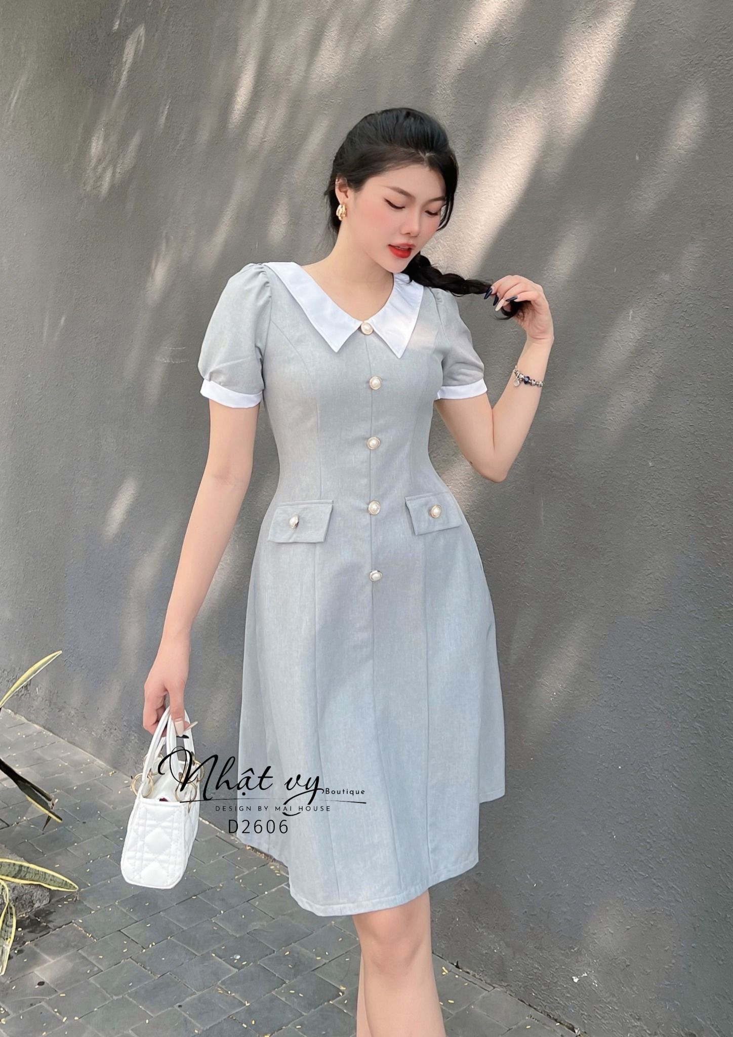 Đầm cổ V đính nút giả dáng ôm - D2606