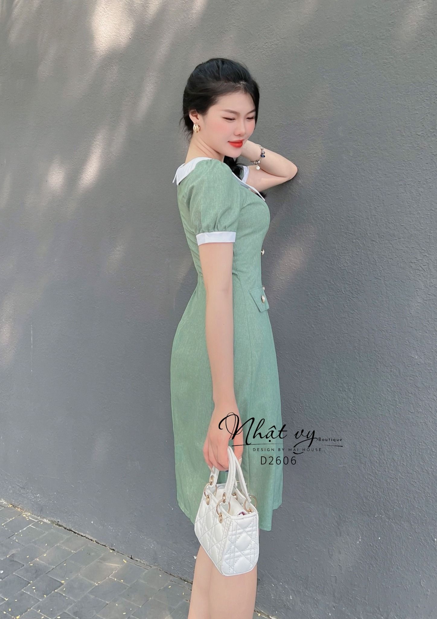 Đầm cổ V đính nút giả dáng ôm - D2606