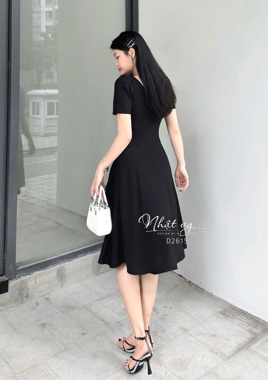 Đầm cổ vuông dáng dài viền chỉ nổi - D2615