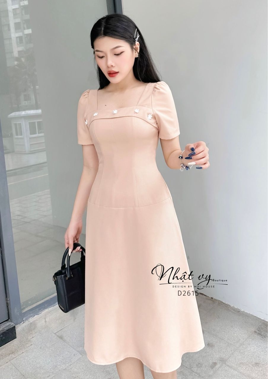 Đầm cổ vuông dáng dài viền chỉ nổi - D2615