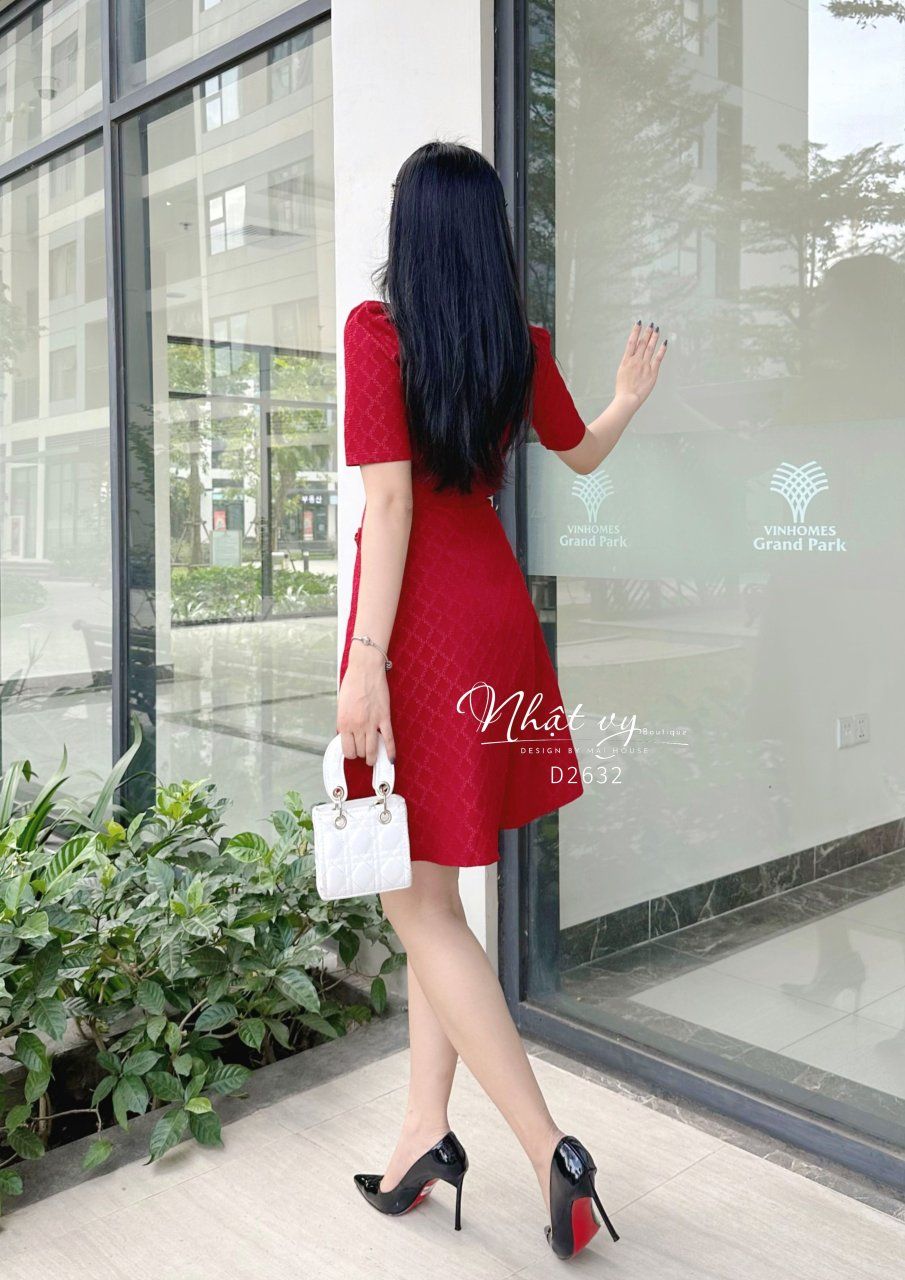 Đầm cổ tim dáng xoè đính cúc giả - D2632