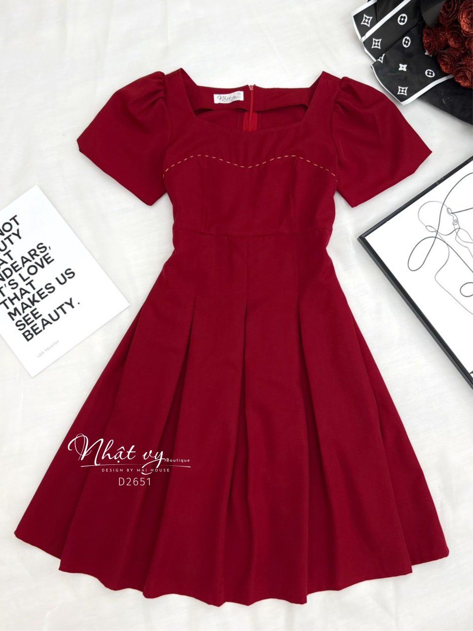 Đầm cổ vuông ngực viền chỉ nổi - D2651