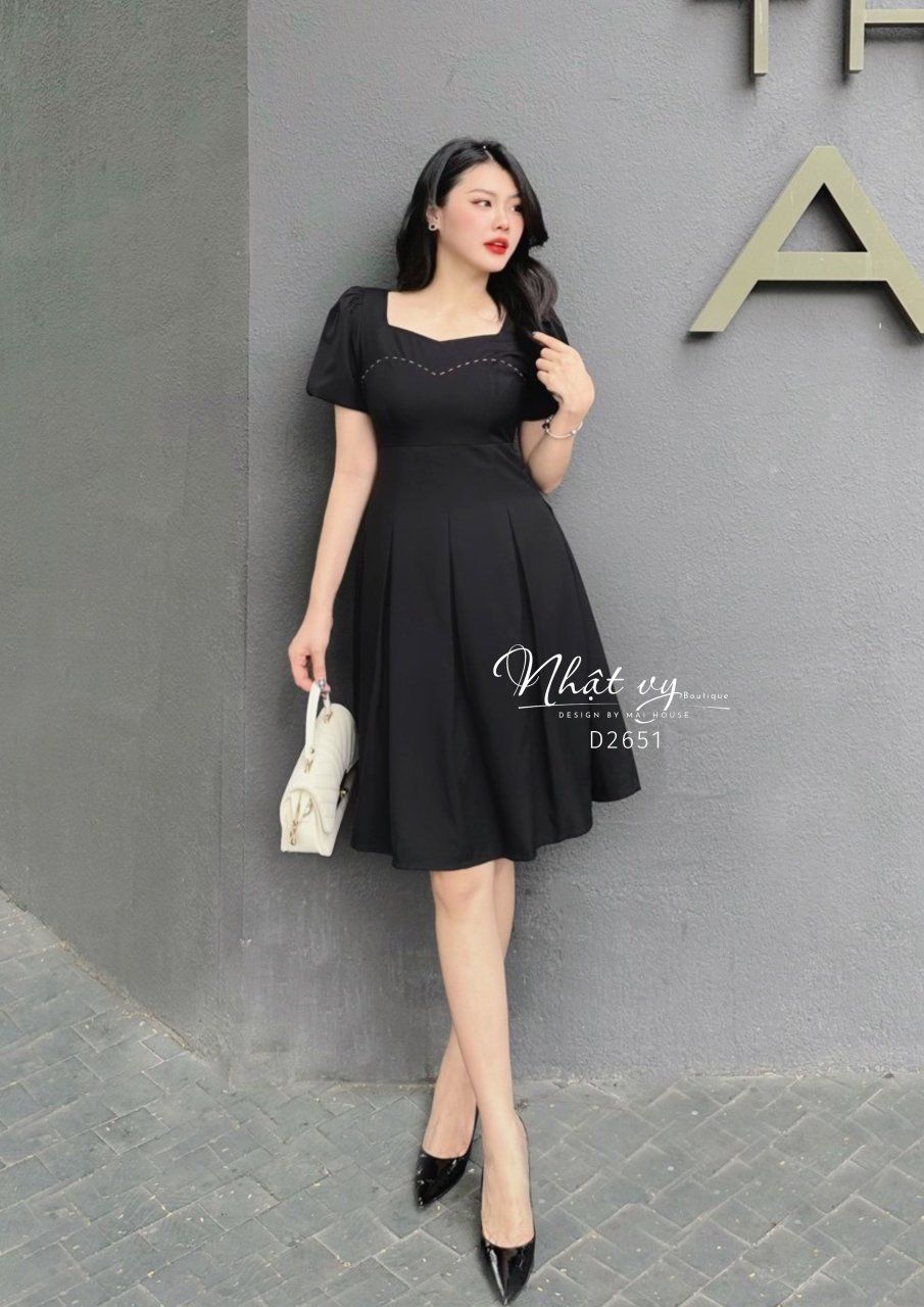 Đầm cổ vuông ngực viền chỉ nổi - D2651