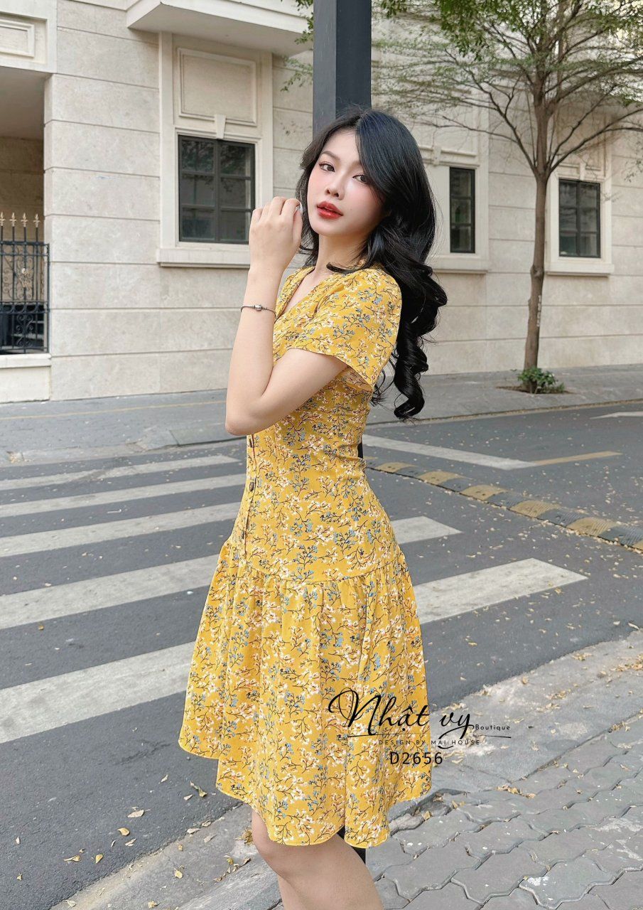 Đầm hoa tay cánh tiên cổ V đính cúc gỗ - D2656
