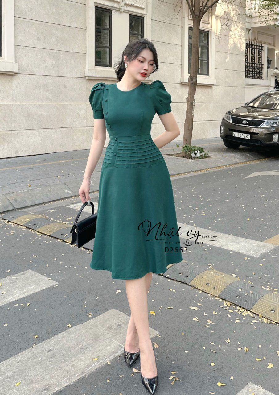 Đầm cổ tròn đính cúc bọc eo dập ly - D2663