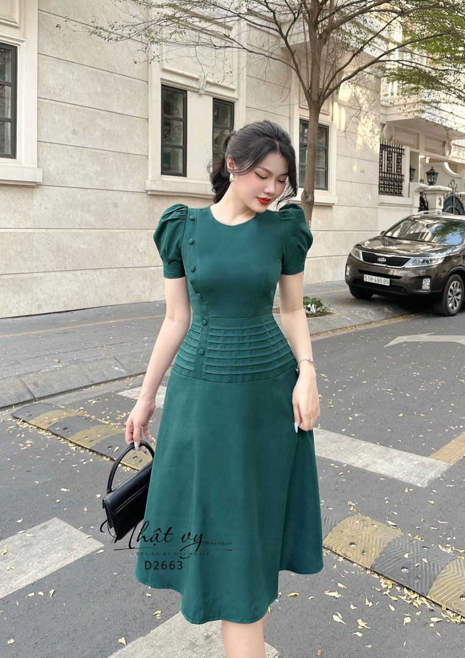 Đầm cổ tròn đính cúc bọc eo dập ly - D2663