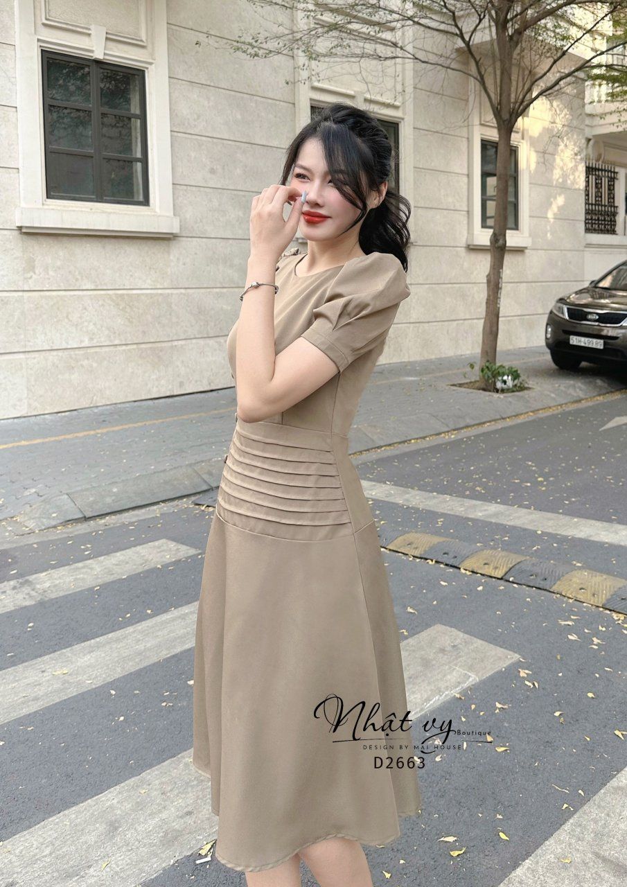 Đầm cổ tròn đính cúc bọc eo dập ly - D2663