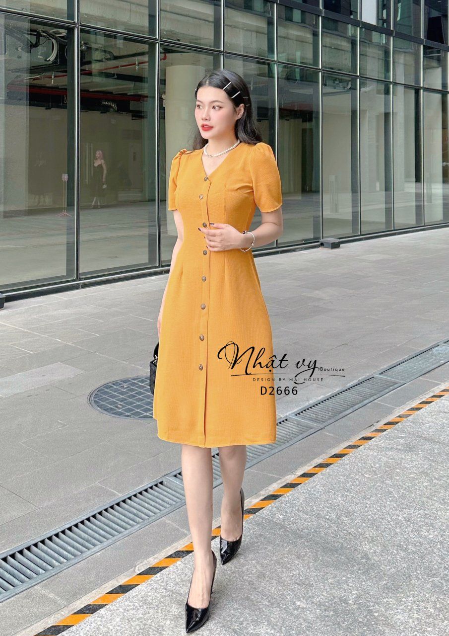 Đầm cổ V dáng xòe đính cúc giả - D2666