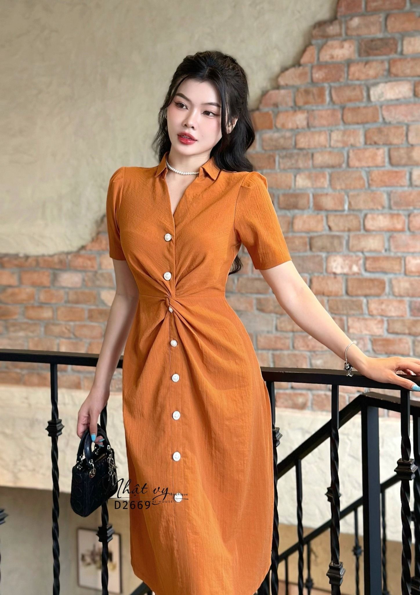 Đầm xoắn eo cổ sơ mi đính cúc giả - D2669