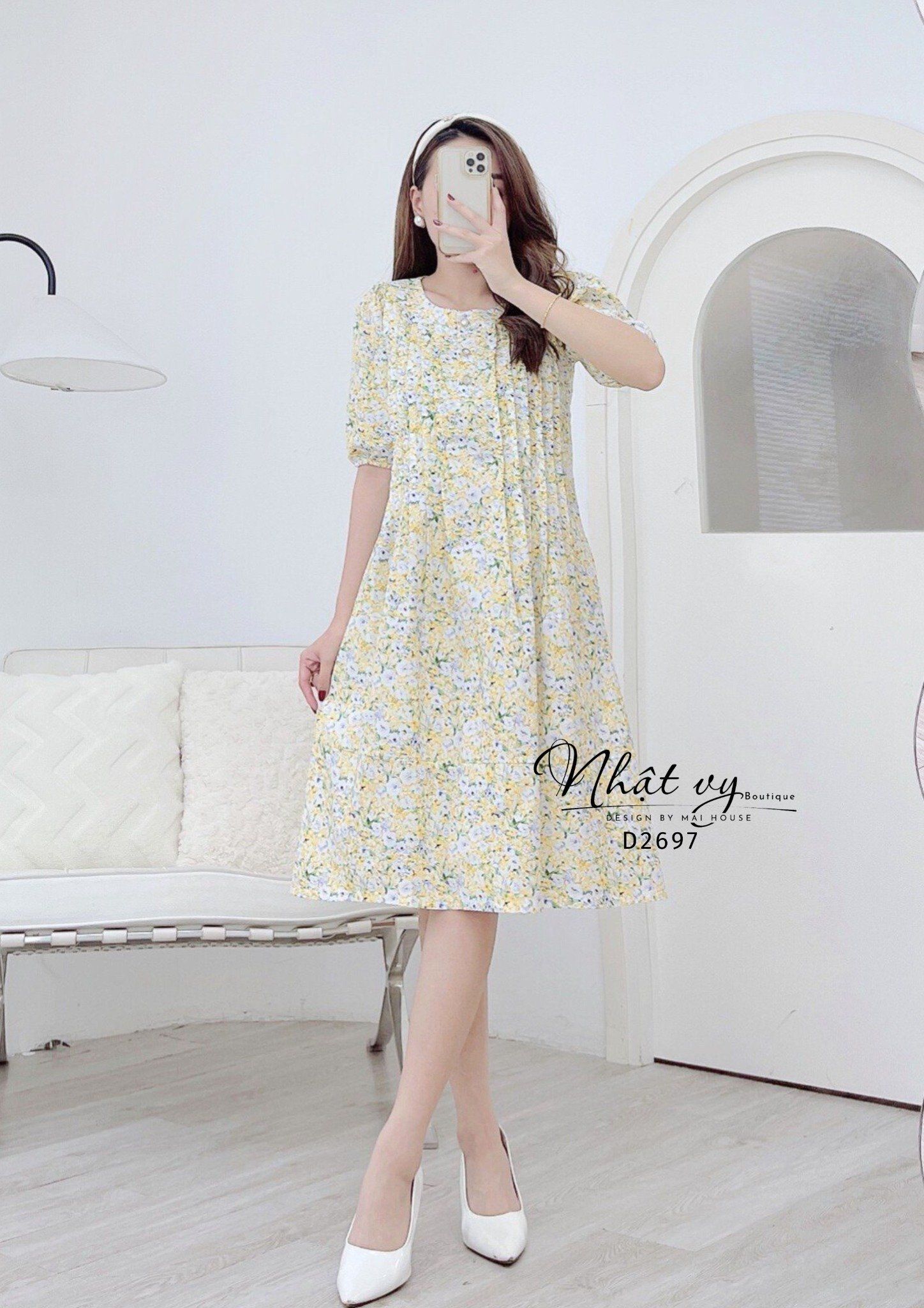 Đầm hoa viền ren cổ tròn xếp ly ngực - D2697