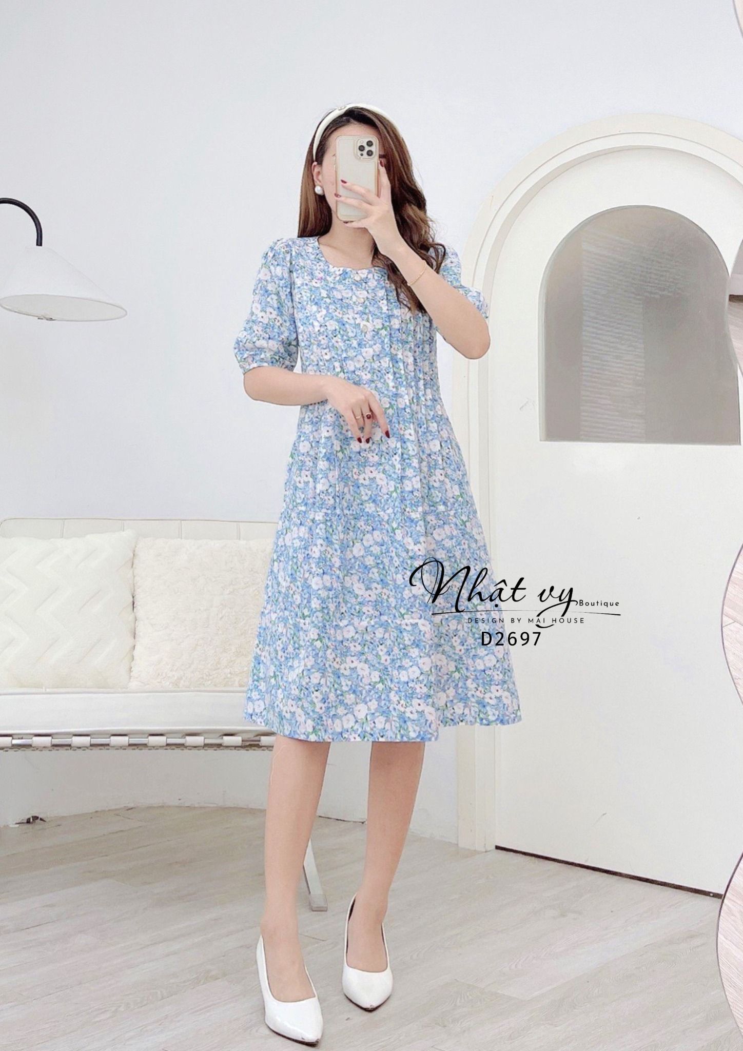  Đầm hoa viền ren cổ tròn xếp ly ngực - D2697 