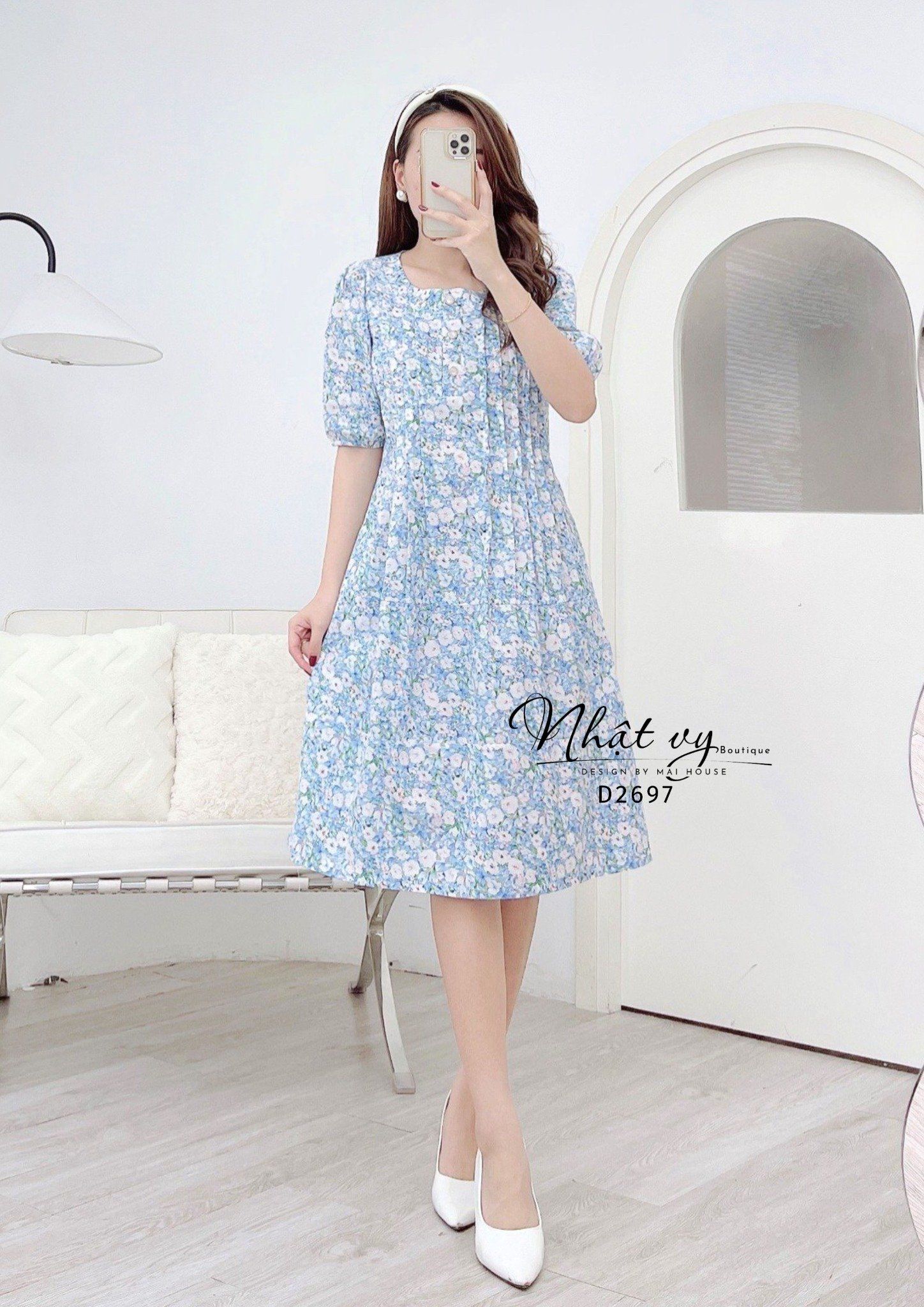 Đầm hoa viền ren cổ tròn xếp ly ngực - D2697