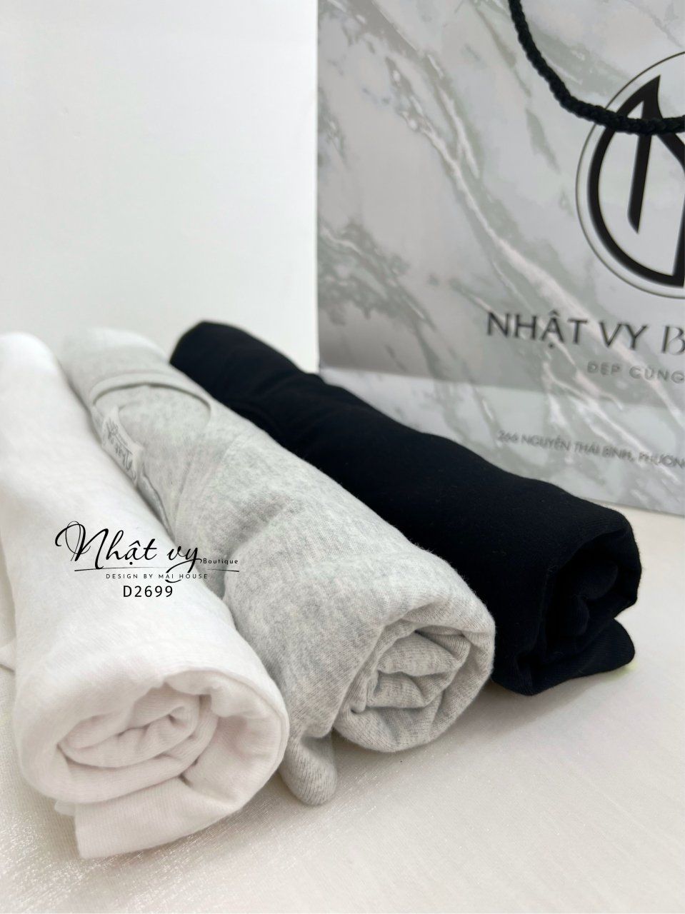 Áo thun trơn cổ tròn - D2699