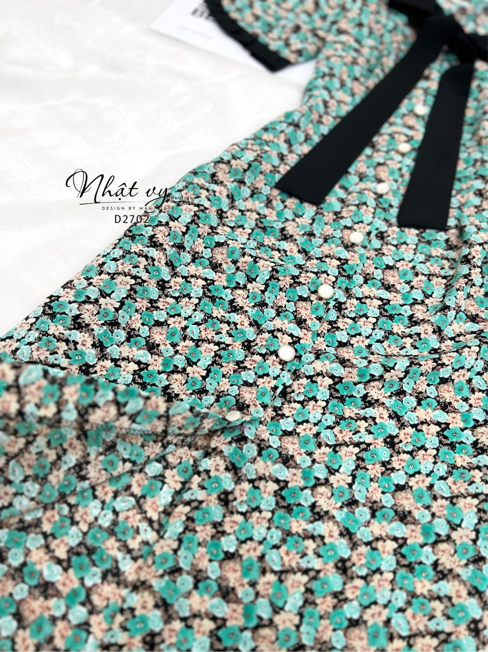 Đầm hoa chiết ben ngực phối bèo cổ - D2702