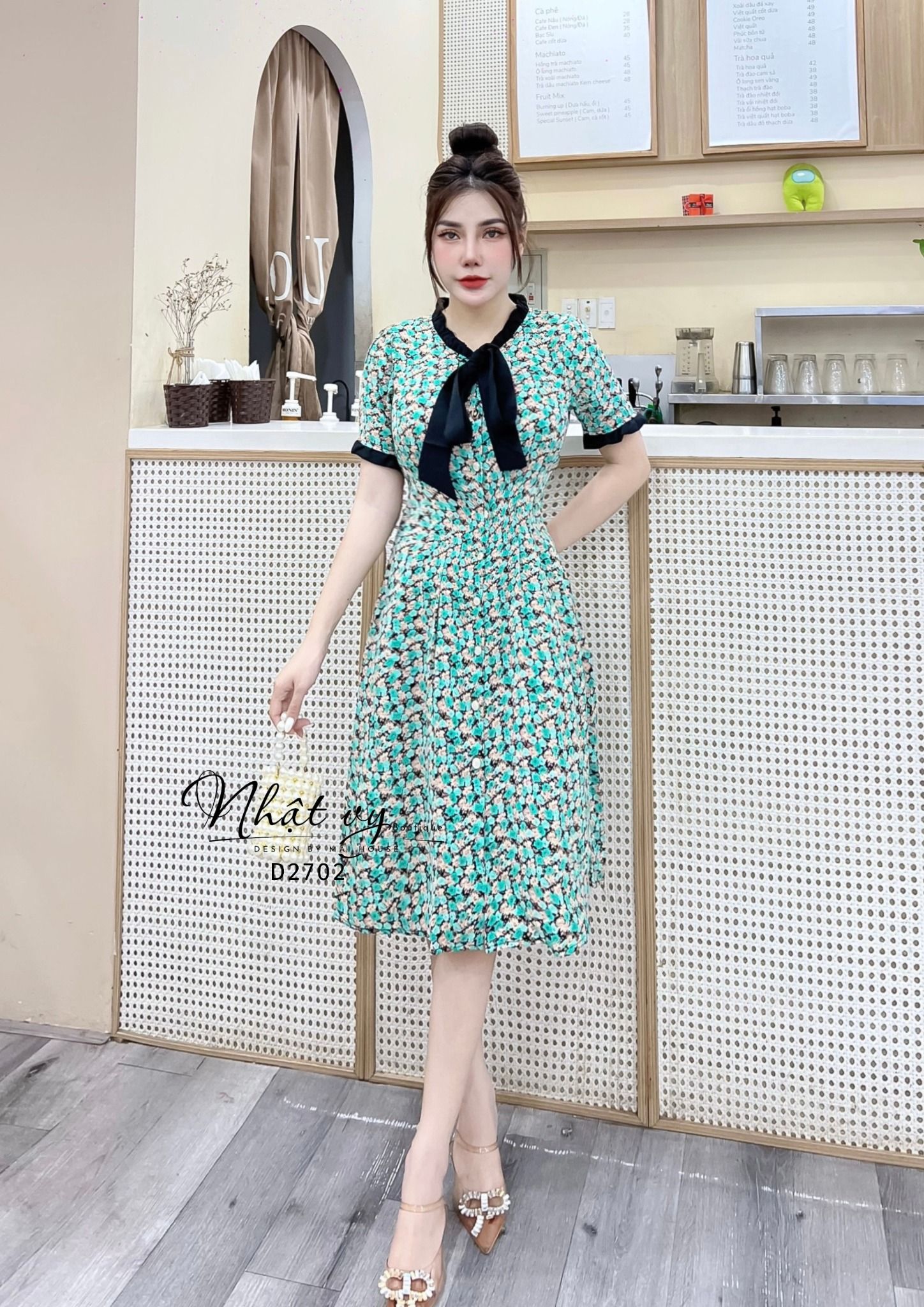 Đầm hoa chiết ben ngực phối bèo cổ - D2702
