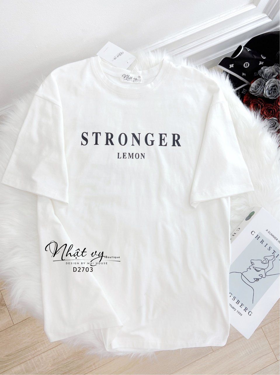 Áo thun form dáng suông in chữ stronger - D2703