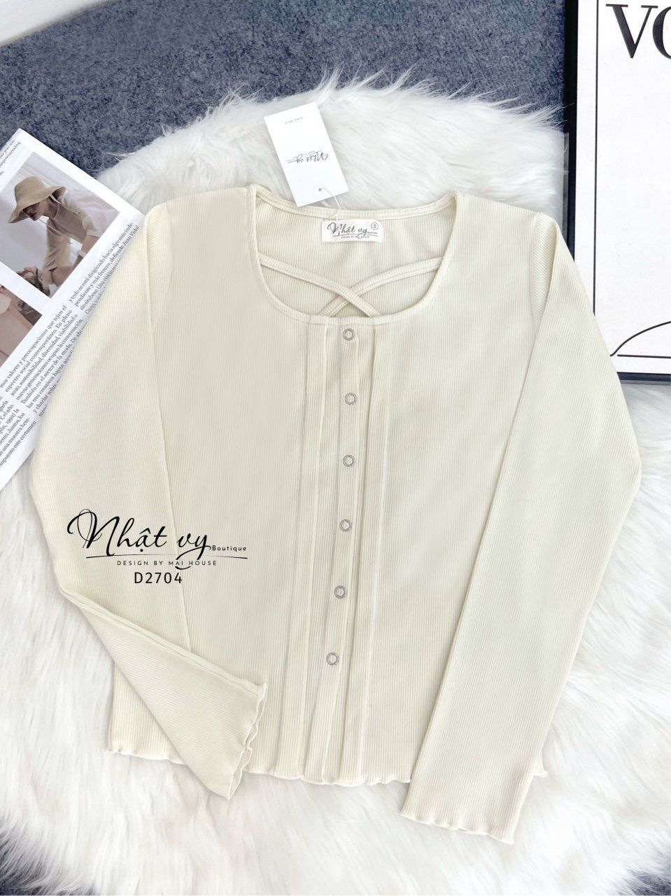 Áo thun dài tay cổ viền chéo dáng ôm - D2704