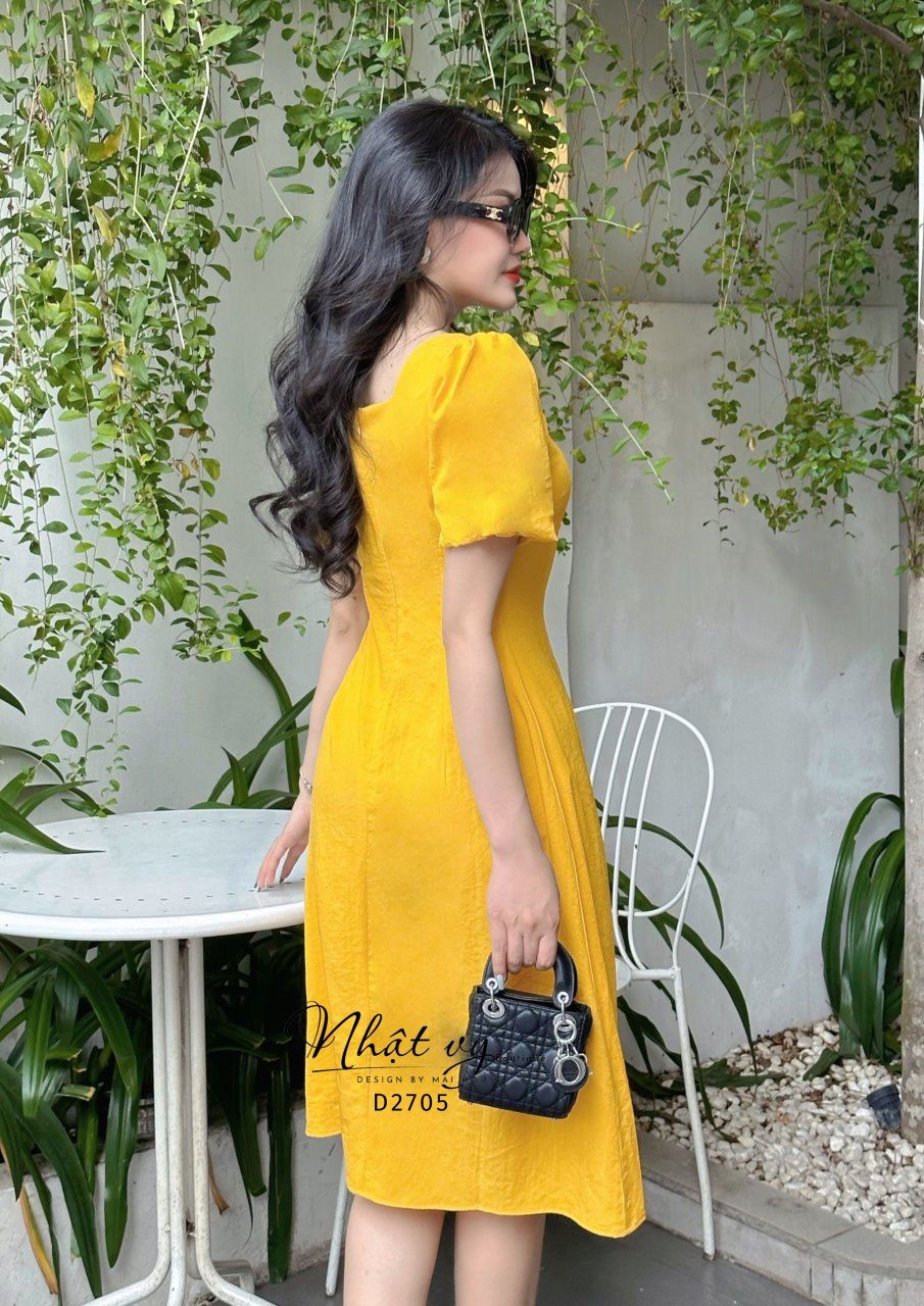 Đầm cổ vuông tay bí đính cúc giả - D2705