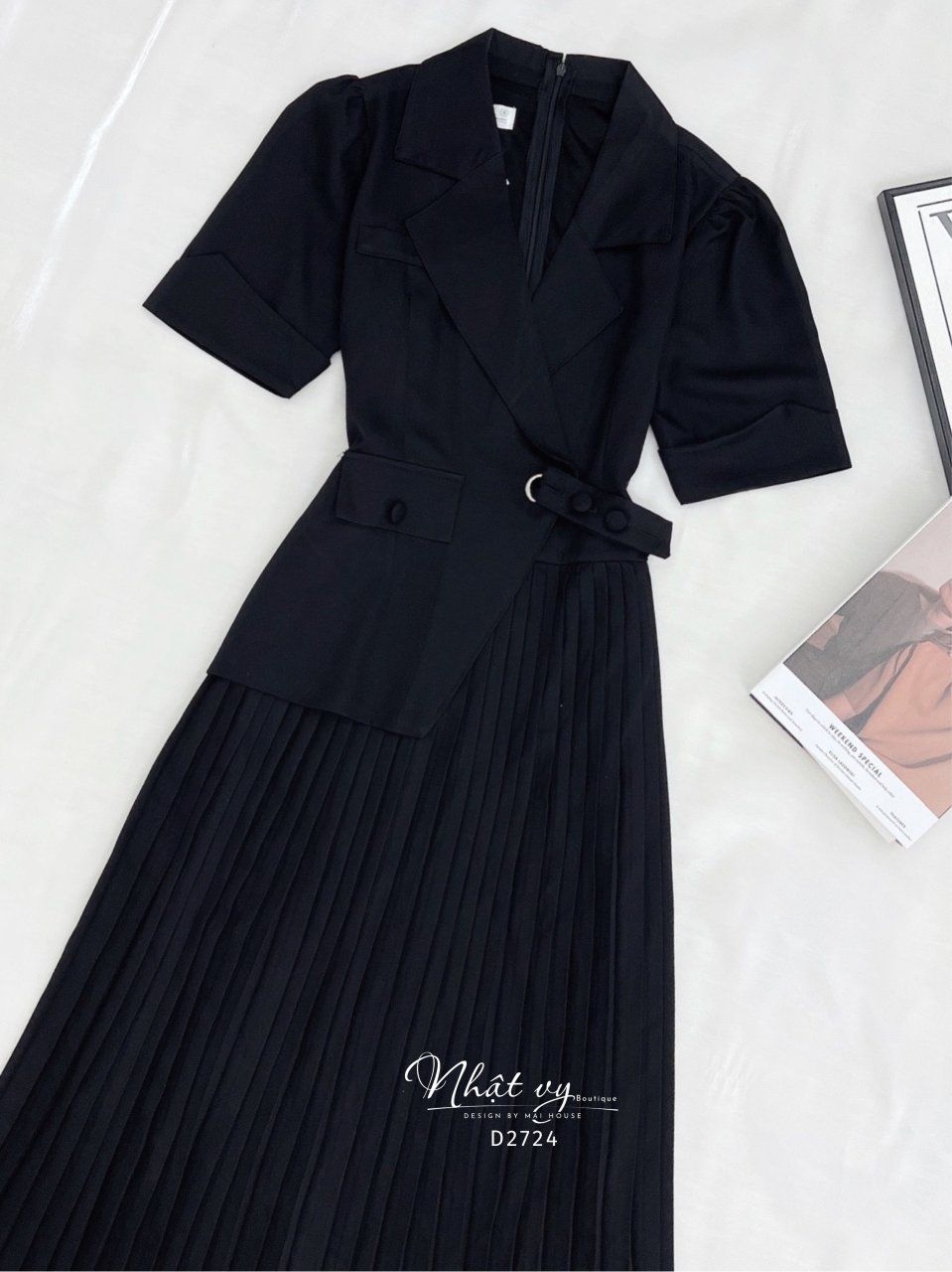Đầm cổ vest dập ly form dáng dài - D2724