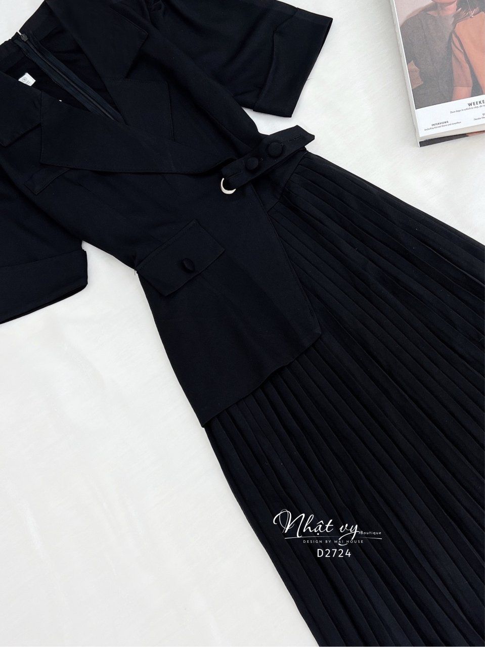 Đầm cổ vest dập ly form dáng dài - D2724