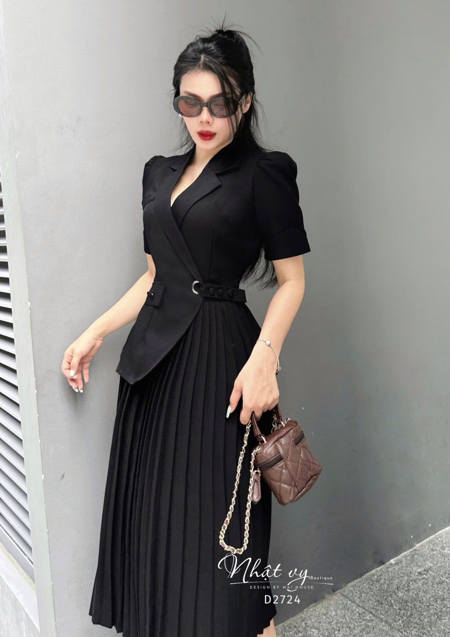 Đầm cổ vest dập ly form dáng dài - D2724